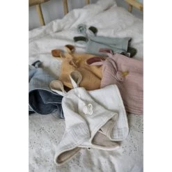 Bibs Kangaroo Blush Knuffeldoekje 9405244 -Babyproducten  Winkel bibs kangaroo ivory knuffeldoekje 9405216 2